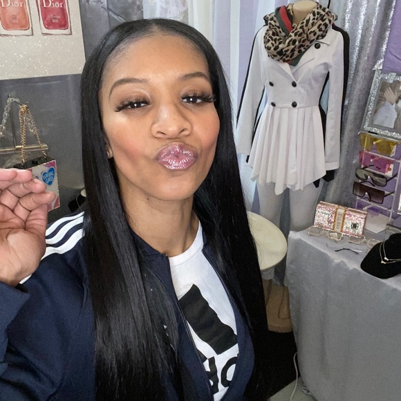 Meet Your Posher, Lydia! ❤️ - Picture 8 of 9